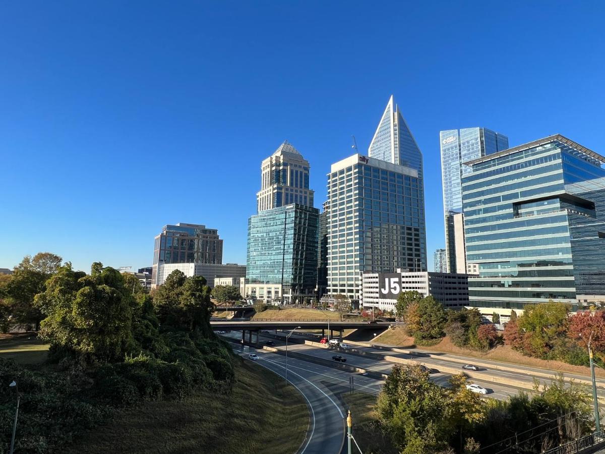 Spacious 2 Bed, 2 Bath Uptown Gem In The Heart Of The City-Parking-Wi-Fi-Balcony Cgv Charlotte Ngoại thất bức ảnh